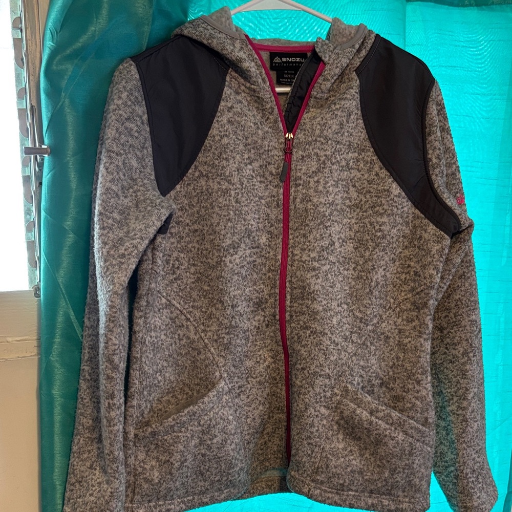 Snozu brand hoodie